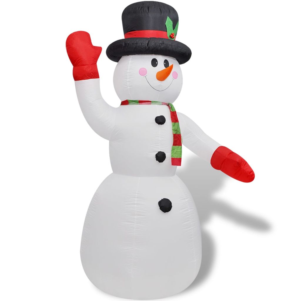 Deze opblaasbare sneeuwpop is een goede keuze als je op zoek bent naar een indrukwekkende decoratie voor je huis of tuin voor tijdens de kerst. Hij zal de feestelijke sfeer verbeteren en je huis laten opvallen! Deze schattige sneeuwpop draagt een hoed en een sjaal en draagt zo bij aan de wintersfeer. Hij kan eenvoudig worden opgeblazen met de ingebouwde ventilator en 's nachts wordt hij verlicht door de 4 ingebouwde LED-lampjes. De sneeuwpop kan snel leeglopen voor eenvoudige opslag.